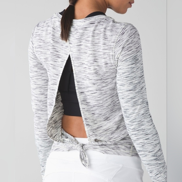 lululemon athletica Tops - Lululemon Shirt Size 6 Gray Beat The Heat Long Sleeve Tiger Space Dye Open Back